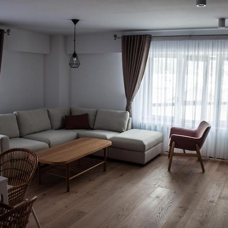 Eurocomfort Apartments เปียตราเนียมซ์ ภายนอก รูปภาพ