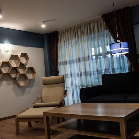 Eurocomfort Apartments เปียตราเนียมซ์ ภายนอก รูปภาพ