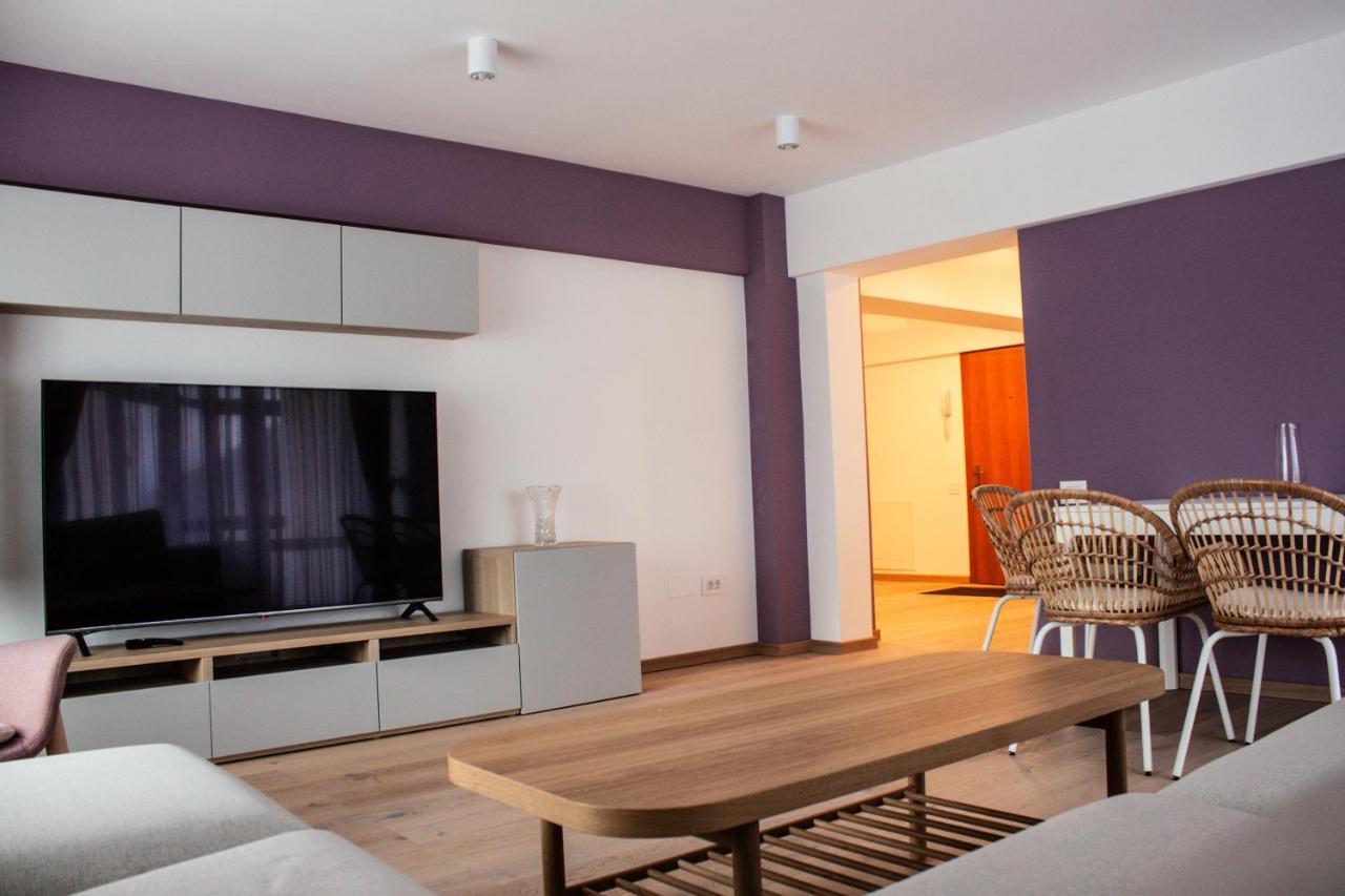 Eurocomfort Apartments เปียตราเนียมซ์ ภายนอก รูปภาพ