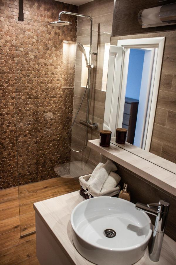Eurocomfort Apartments เปียตราเนียมซ์ ภายนอก รูปภาพ