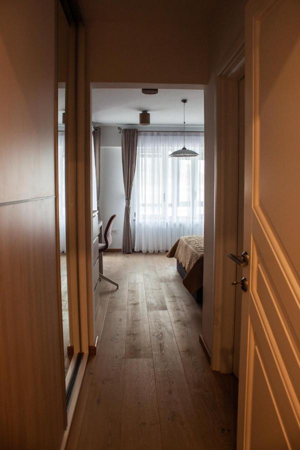 Eurocomfort Apartments เปียตราเนียมซ์ ภายนอก รูปภาพ