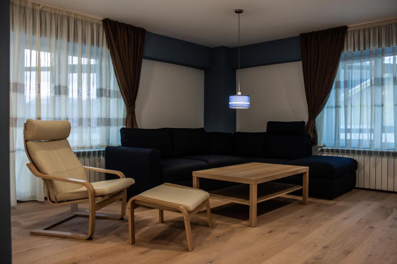 Eurocomfort Apartments เปียตราเนียมซ์ ภายนอก รูปภาพ