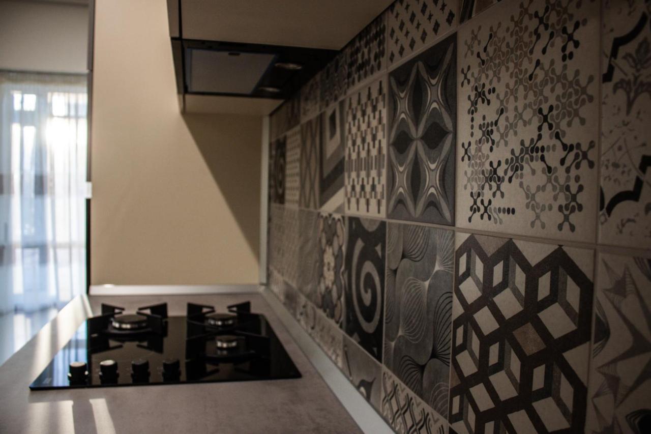 Eurocomfort Apartments เปียตราเนียมซ์ ภายนอก รูปภาพ