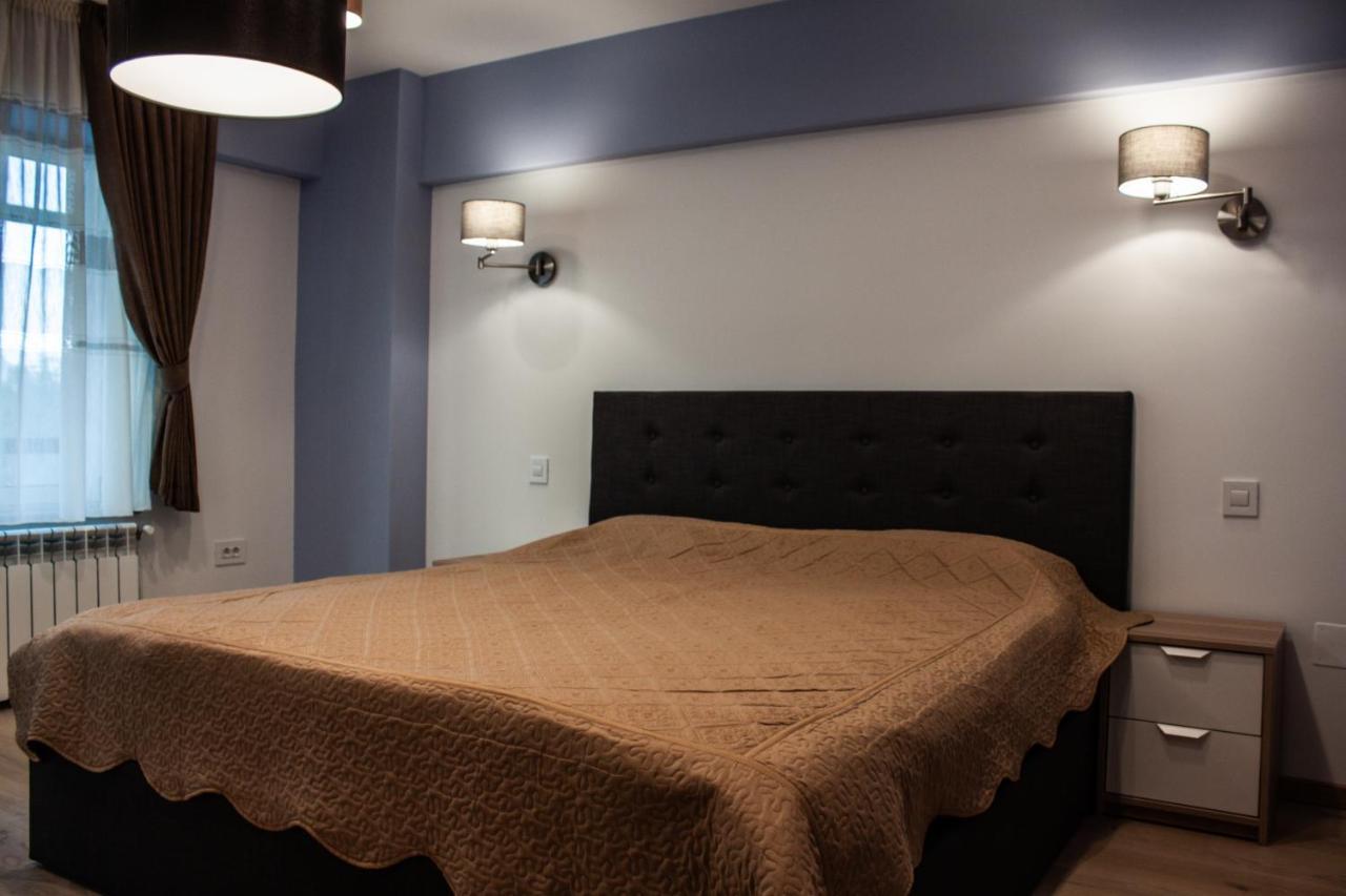 Eurocomfort Apartments เปียตราเนียมซ์ ภายนอก รูปภาพ