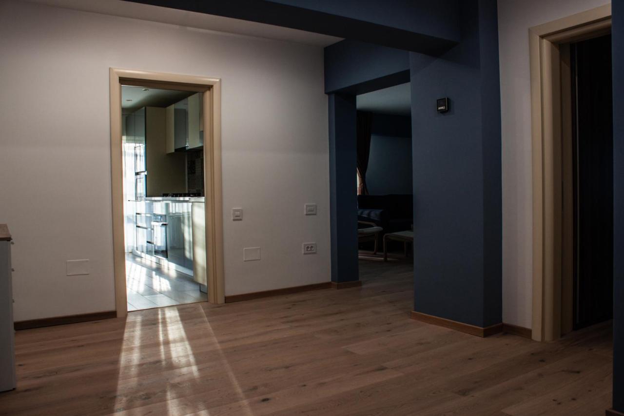 Eurocomfort Apartments เปียตราเนียมซ์ ภายนอก รูปภาพ